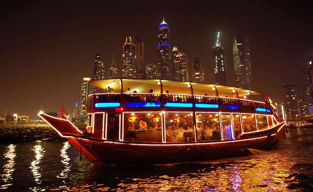 1637575324Marina